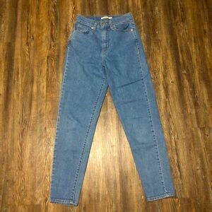 Levi's Jeans Women's 25 High Waisted Taper Slim Fit Classic Straight Leg Denim